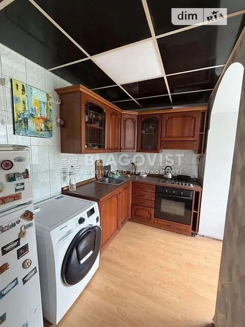 Продаж 3к квартири 60 кв. м на вул. Березняківська 4 • ID 34