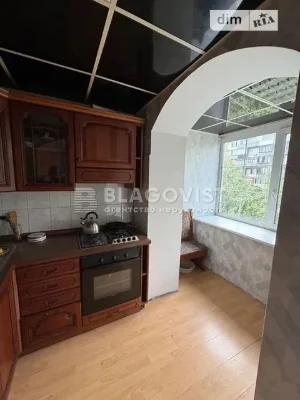 Продаж 3к квартири 60 кв. м на вул. Березняківська 4 • ID 34