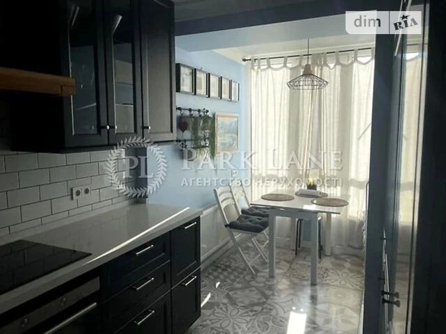 Продаж 1к квартири 40 кв. м на просп. Берестейський 39 • ID