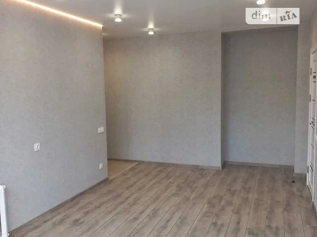 Продаж 3к квартири 52 кв. м на вул. Велика Васильківська 114