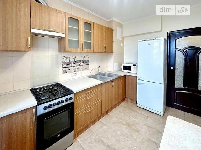 Продаж 3к квартири 72 кв. м на вул. Героїв Дніпра 62 • ID 34