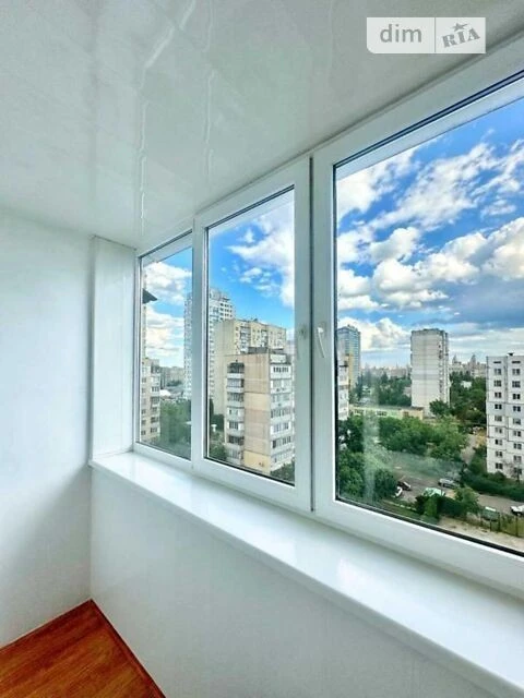 Продаж 3к квартири 72 кв. м на вул. Героїв Дніпра 62 • ID 34