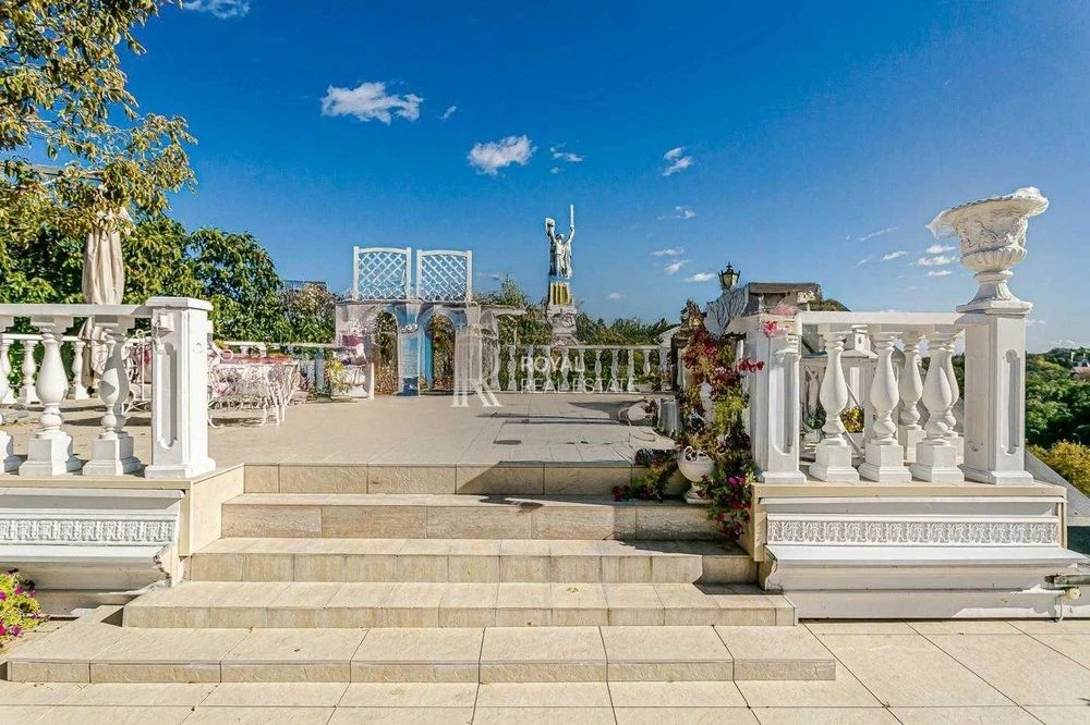 Оренда 3пов 4кім Будинку 605м2 з видом на Батьківщину-Мати в