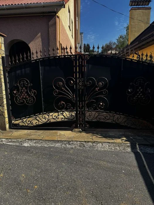 Продається ч/б в центрі на Пирогова (р-н Анастасіі )