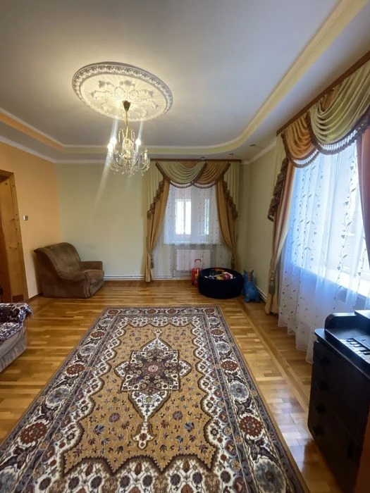 Продається ч/б в центрі на Пирогова (р-н Анастасіі )