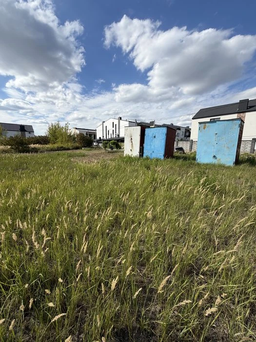 Продам земельну ділянку на щасливому Ярослава Стецька