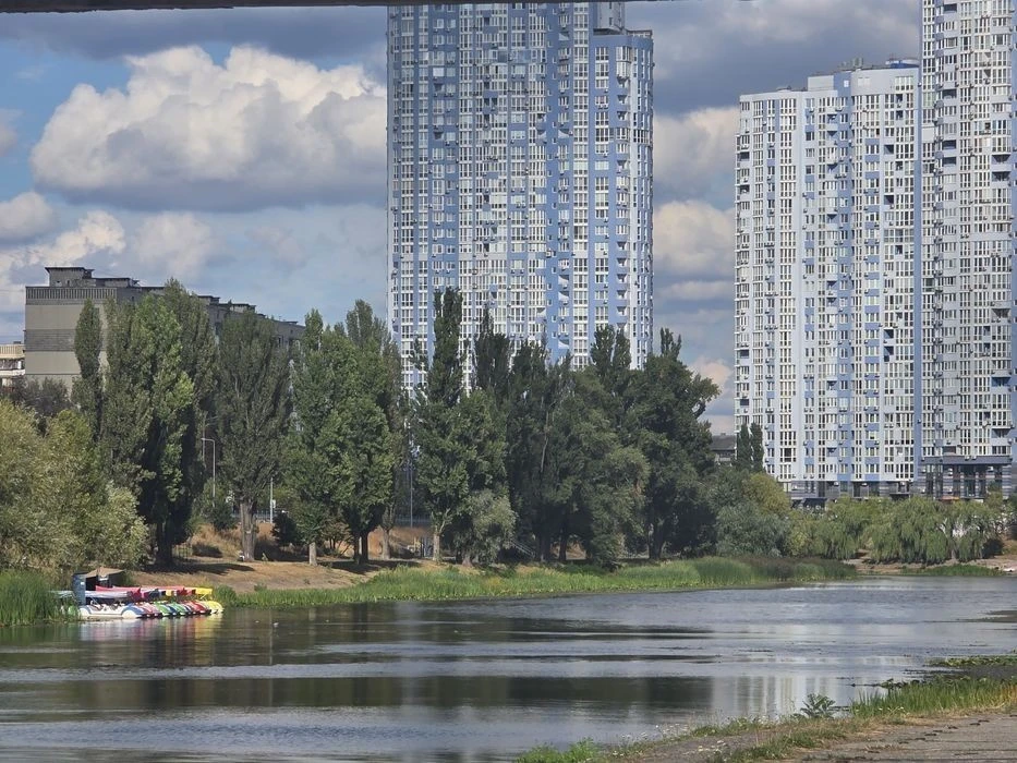 Оренда 2кім квартири по вул Бучми, 4; метро Лівобережна, Бер