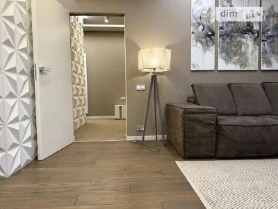 Продаж 2к квартири 75 кв. м на вул. Маккейна Джона 7 • ID 34