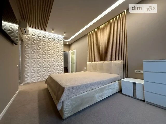Продаж 2к квартири 75 кв. м на вул. Маккейна Джона 7 • ID 34