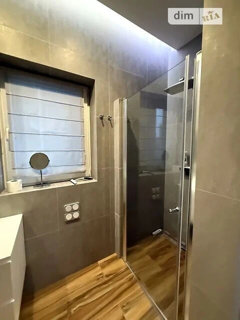 Продаж 2к квартири 75 кв. м на вул. Маккейна Джона 7 • ID 34