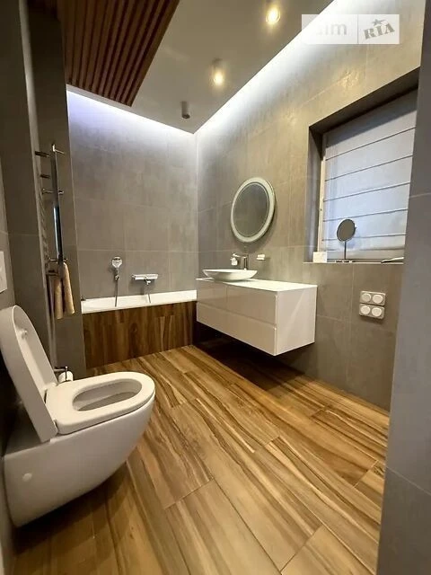 Продаж 2к квартири 75 кв. м на вул. Маккейна Джона 7 • ID 34