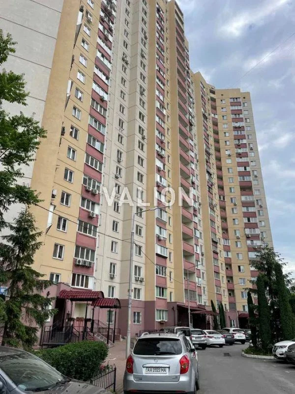 Продаж 3-к квартири вул. Петра Григоренка 12