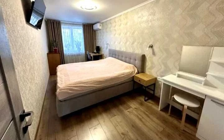Продам 2х комн квартиру р-н ТРК Украина 1выс/5 с капит ремон
