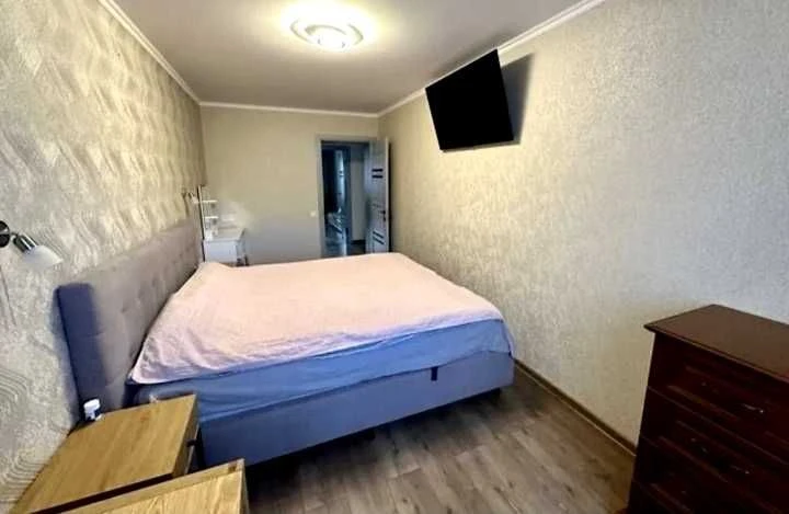 Продам 2х комн квартиру р-н ТРК Украина 1выс/5 с капит ремон