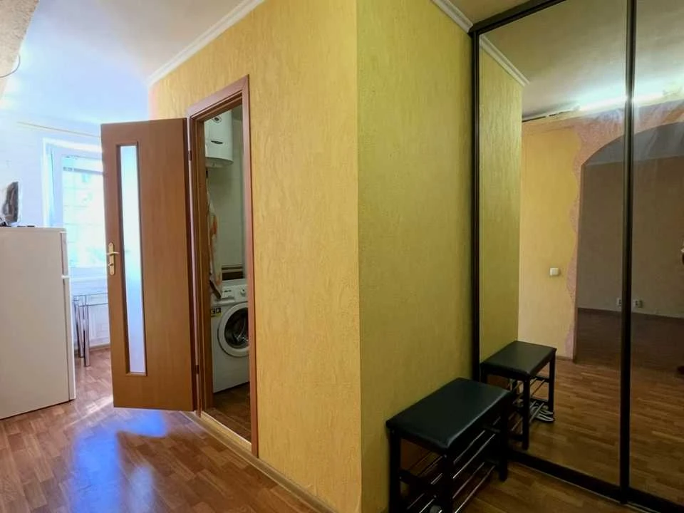 Apartment. Kharkiv, Peremohy Avenue.