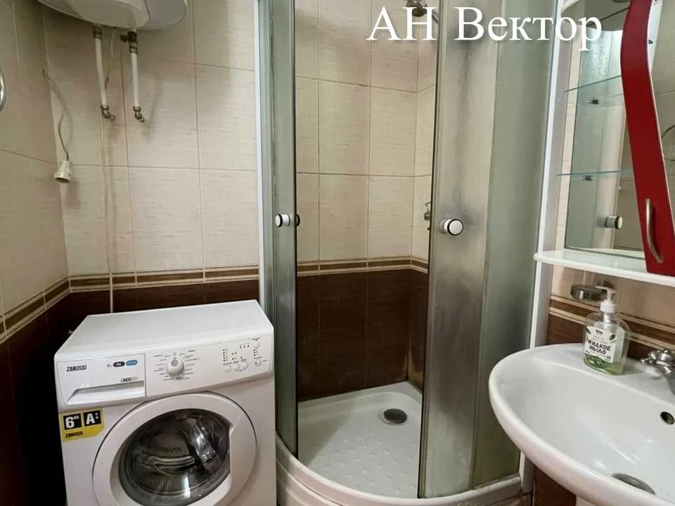 Apartment. Kharkiv, Peremohy Avenue.