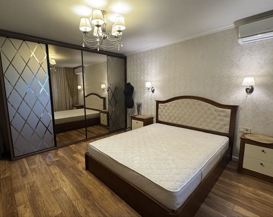 Квартира чотирикімнатна пр-т Миру, центр, від власника, 98 м
