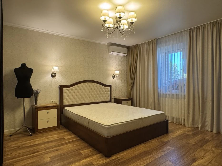 Квартира чотирикімнатна пр-т Миру, центр, від власника, 98 м