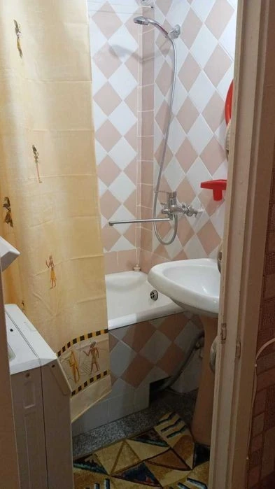ДАРНИЦЬКИЙ Своя. Метро Харківська