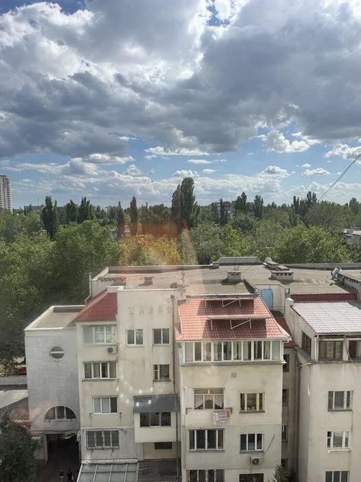 Однокімнатна квартира в цегляному бутинку на Черемушках, вул
