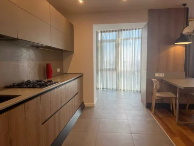 (5) 4-room apartment for sale in the center of Vinnytsia 8116