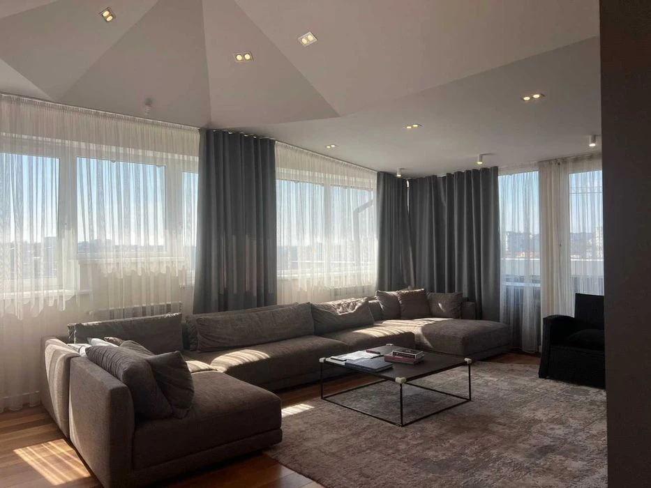 (5) 4-room apartment for sale in the center of Vinnytsia 8116