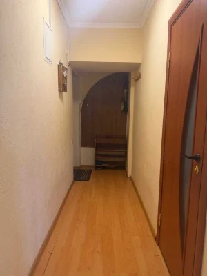 Продам двокімнатну квартиру в центрі