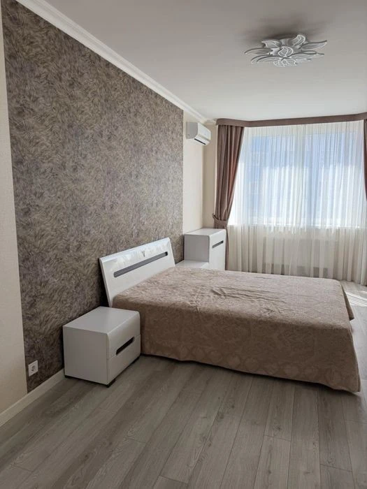 Оренда просторої 3 кімнатної квартири 96 м², вул. Олени Пчіл