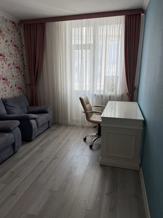 Оренда просторої 3 кімнатної квартири 96 м², вул. Олени Пчіл