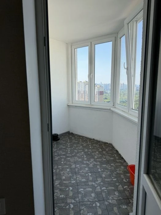 Оренда просторої 3 кімнатної квартири 96 м², вул. Олени Пчіл
