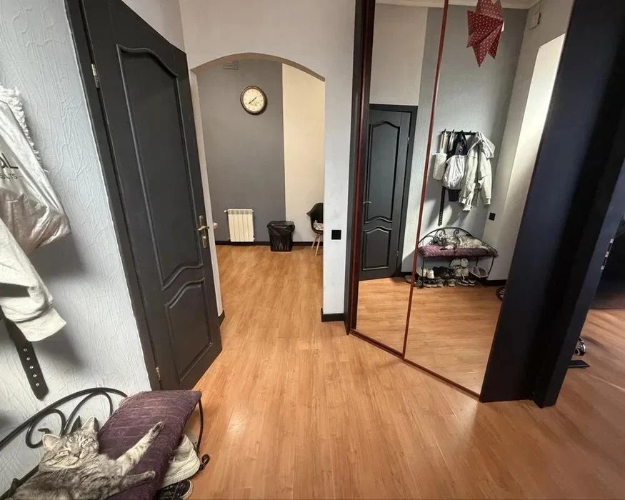 Продаж 2 кімн квартира 52.60 м² 3/3 ц вул .площа Івана Франк