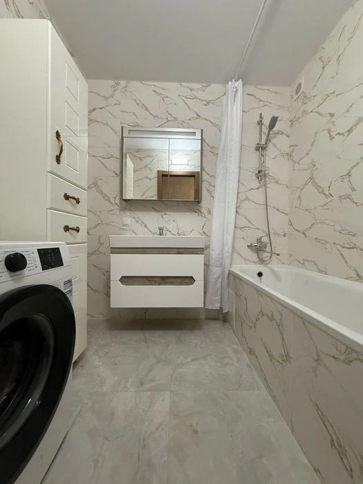 Сдам в аренду квартиру на Оболоне 80 кв. м. Генератор, лифт,