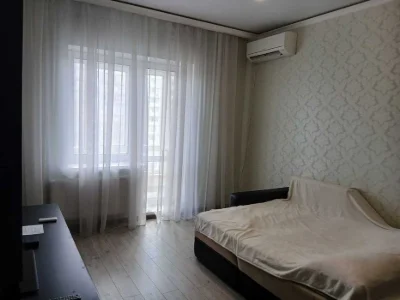Здам однокімнатну Єфремова, 8а, 45кв. м, 6 поверх автономне