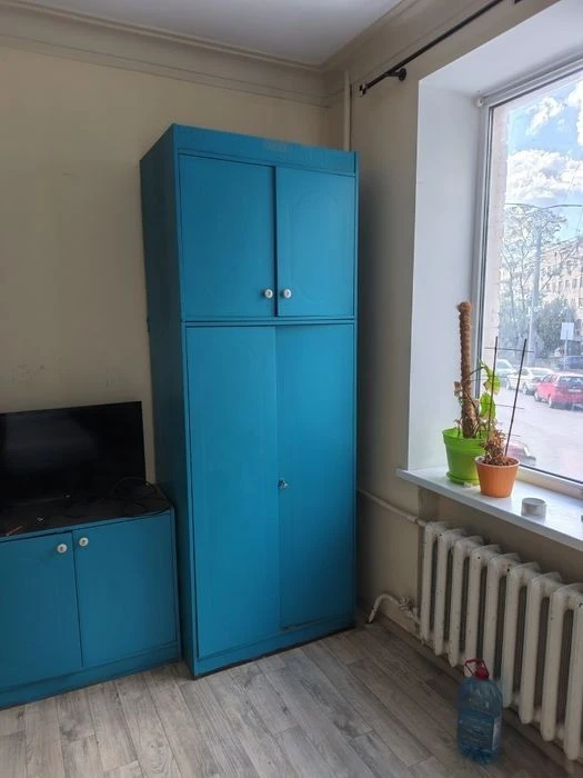 Однокімнатна, деміївка, перший поверх, сталінка