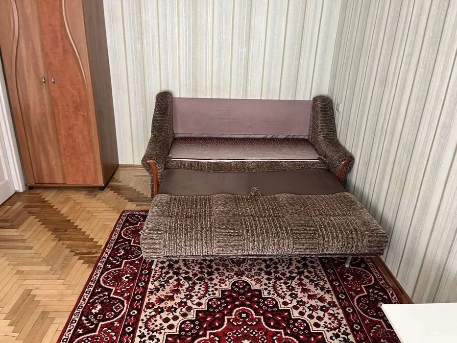 Оренда 1К Квартири, Косметичний ремонт, Метро, Ціну знижено!