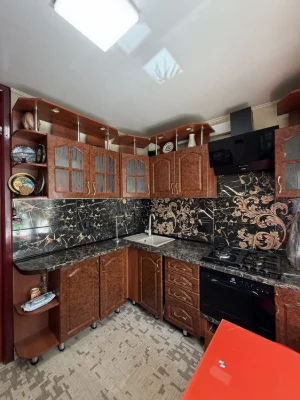 Продажа 2-к квартиры в Тепличном.