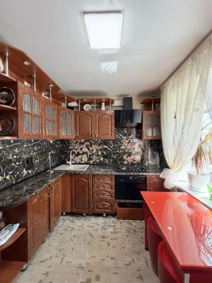 Продажа 2-к квартиры в Тепличном.