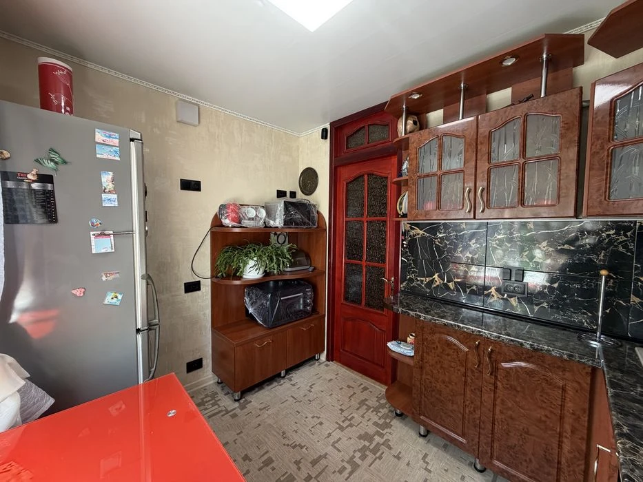 Продажа 2-к квартиры в Тепличном.