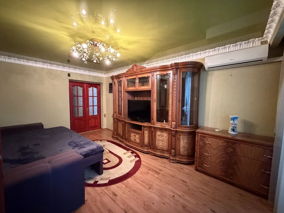 Продажа 2-к квартиры в Тепличном.