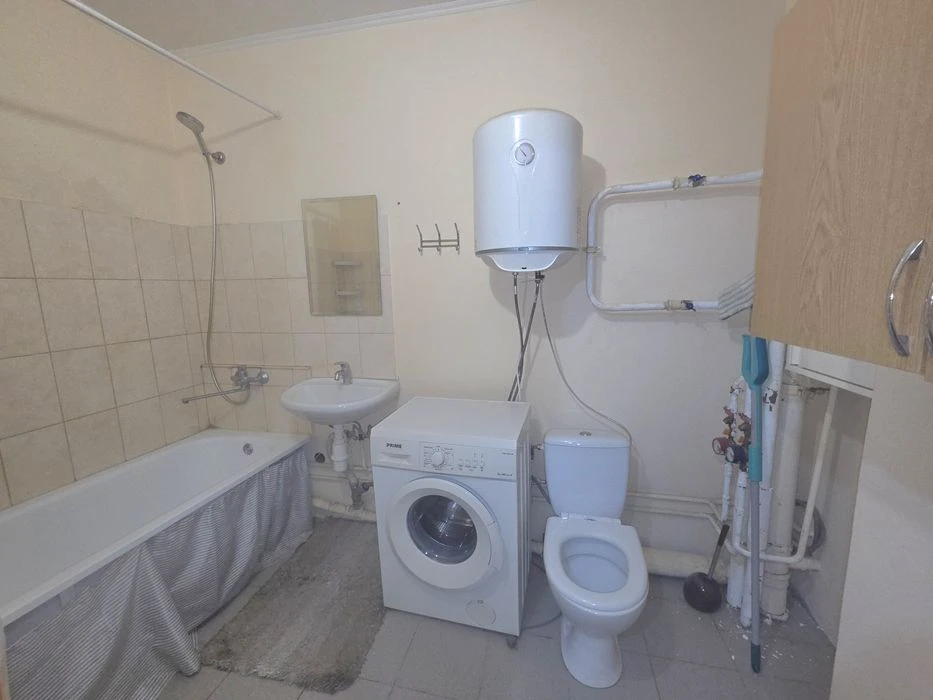 Продам простору квартиру на Позняках 53кв.м вул. Урлівська R