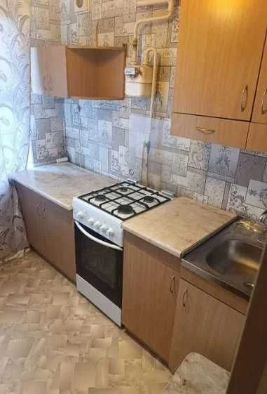 Продам 1 к. кв. пл. 30 м², Західний ж/м, житловий стан, 1 по