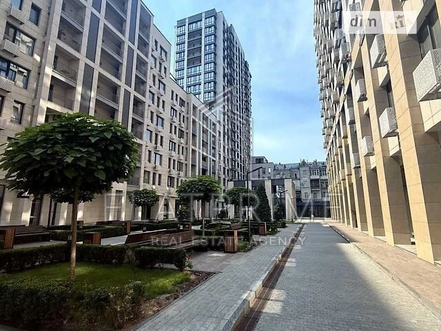 Продаж 2к квартири 71 кв. м на вул. Бульварно-Кудрявська 17