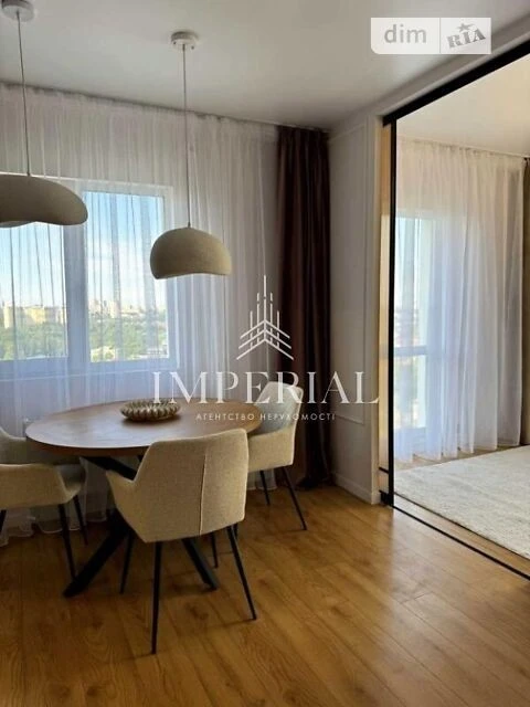 Продаж 2к квартири 41 кв. м на вул. Михайла Максимовича 28К