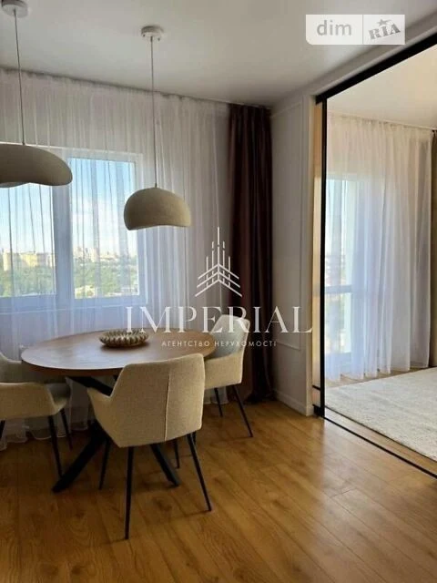 Продаж 2к квартири 41 кв. м на вул. Михайла Максимовича 28К