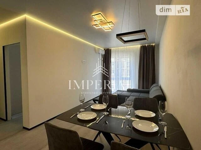 Продаж 1к квартири 41 кв. м на вул. Михайла Максимовича 24В