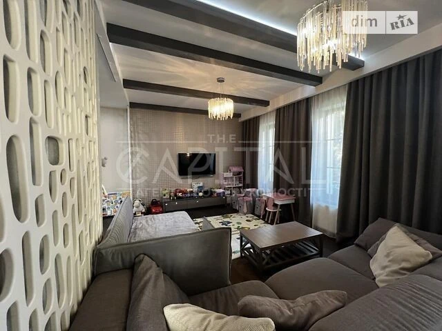 Продаж 2к квартири 99 кв. м на вул. Степана Рудницького 18 •