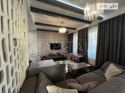 Продаж 2к квартири 99 кв. м на вул. Степана Рудницького 18 •