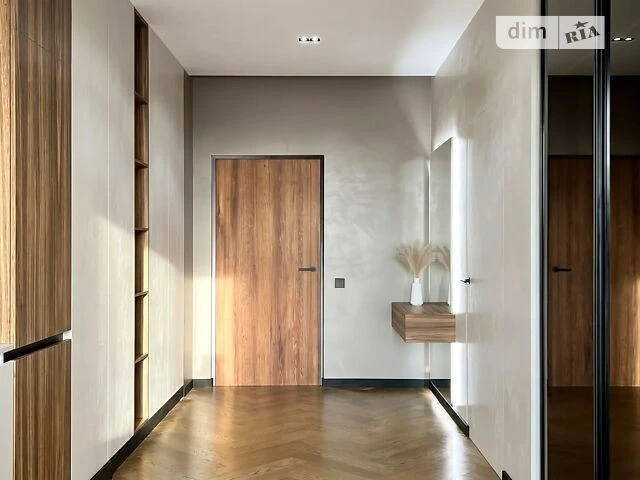 Sale of 3-room apartment 80 sq. m. on Oleksandra Olesia St. 27A • I