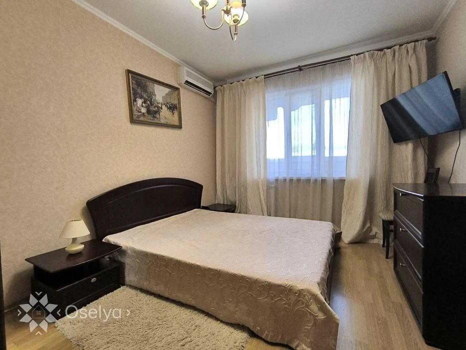 Продаж 2 кімнатної квартири з ремонтом в Києві 54 м2 Дарниць