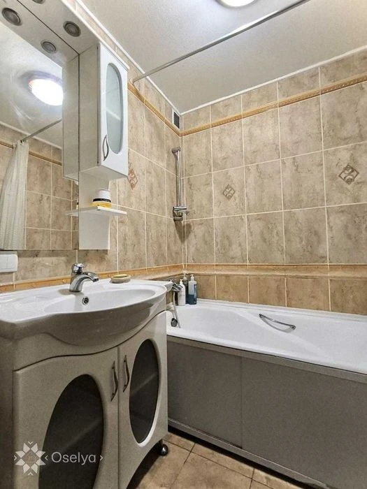 Продаж 2 кімнатної квартири з ремонтом в Києві 54 м2 Дарниць